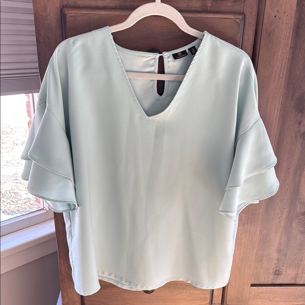 Elegant Mint Green Women's Top